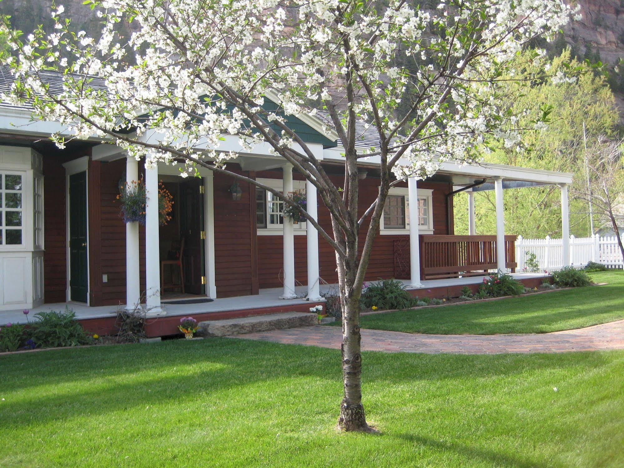 Secret Garden Bed & Breakfast Ouray Exterior photo